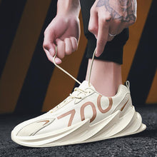 Load image into Gallery viewer, WRAITH &#39;Spirit&#39; 700 Sneakers
