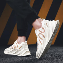 Load image into Gallery viewer, WRAITH &#39;Spirit&#39; 700 Sneakers
