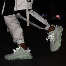 Load image into Gallery viewer, PEGASUS X9X Wave Runner Sneakers - SPL Green
